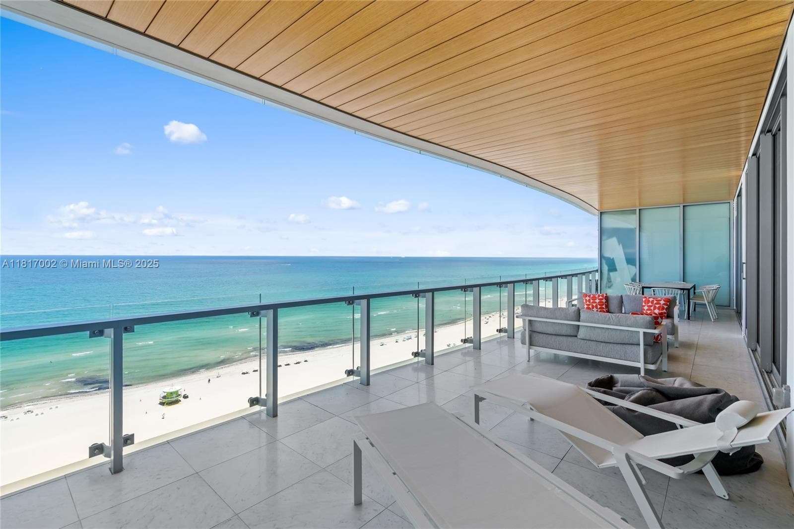 A11817002 — Miami Beach — 42