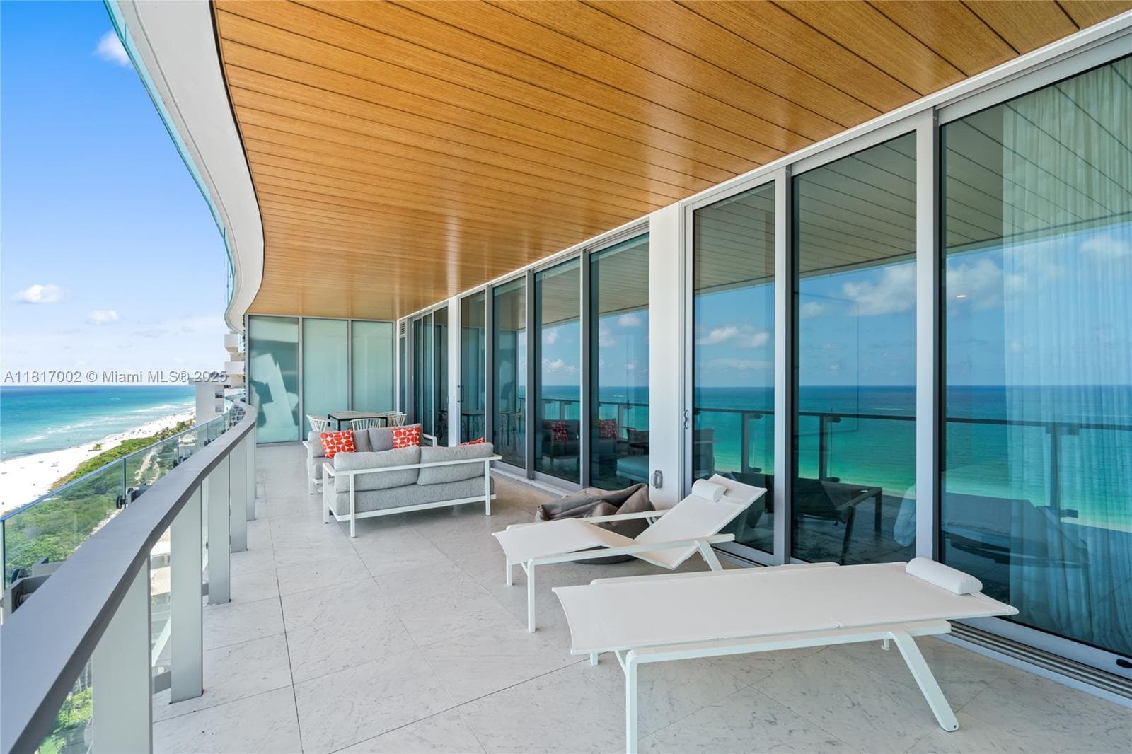 A11817002 — Miami Beach — 47