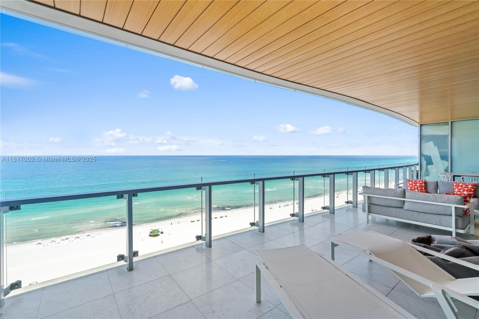 A11817002 — Miami Beach — 43