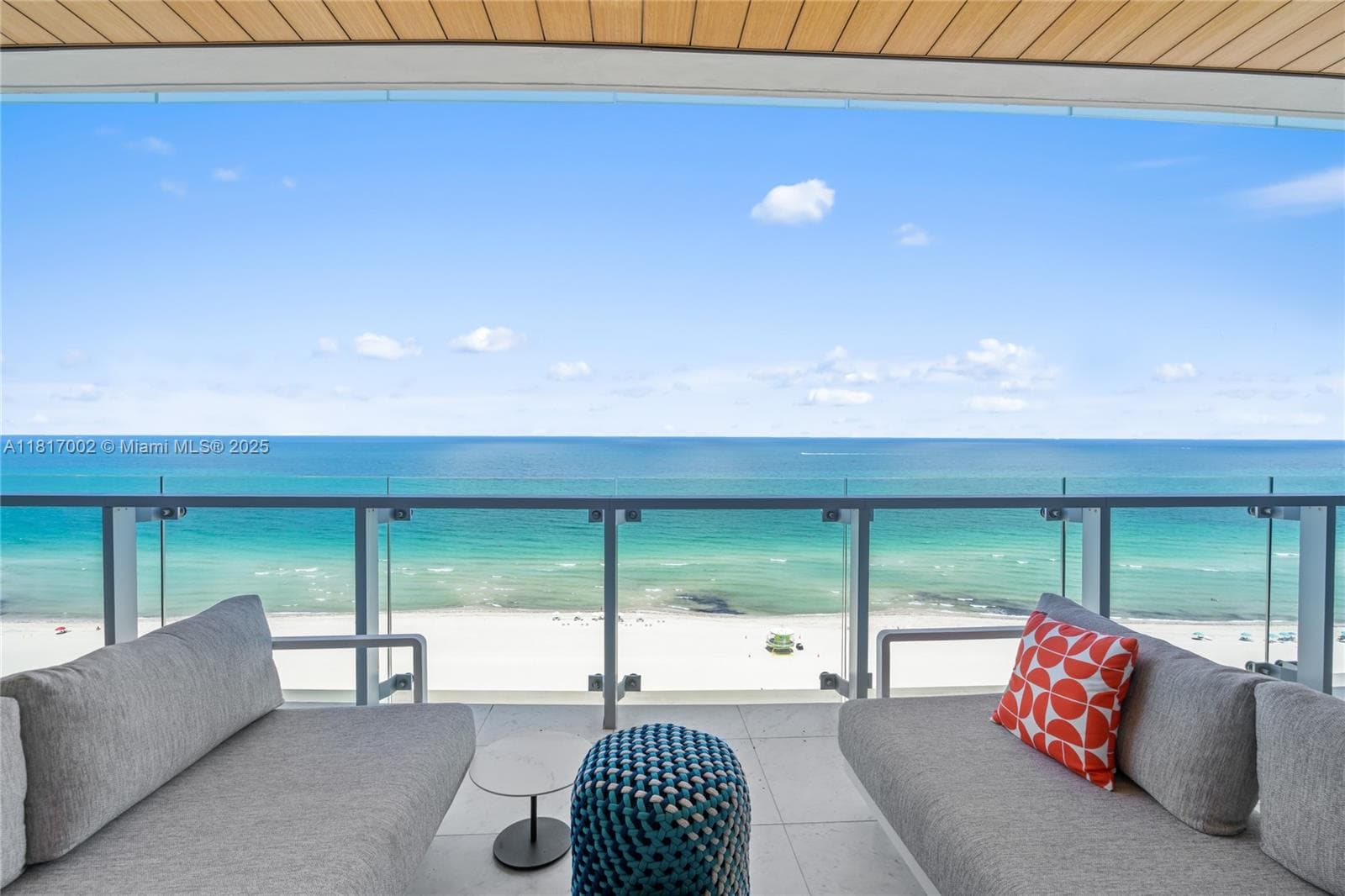 A11817002 — Miami Beach — 30