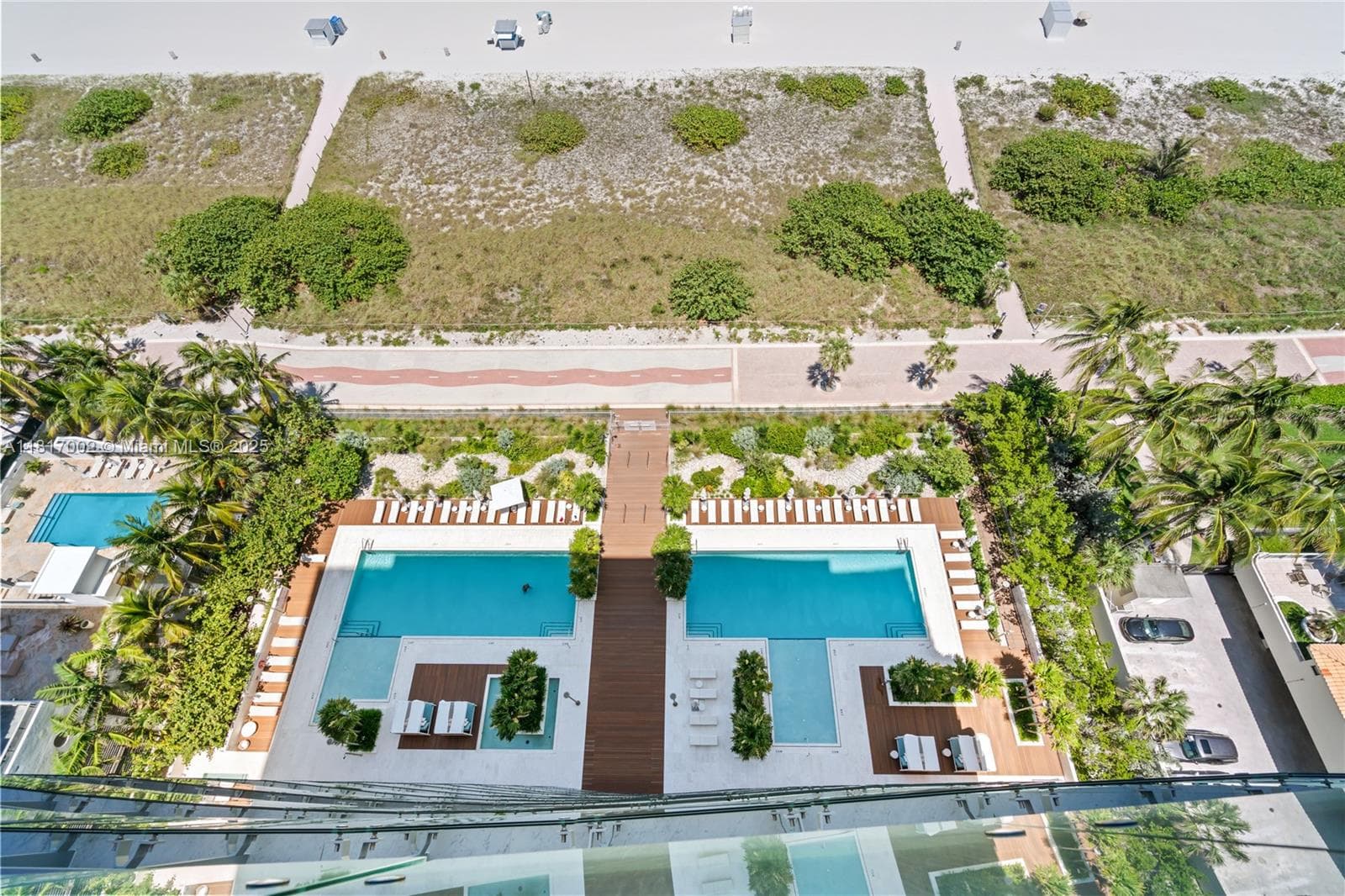 A11817002 — Miami Beach — 37