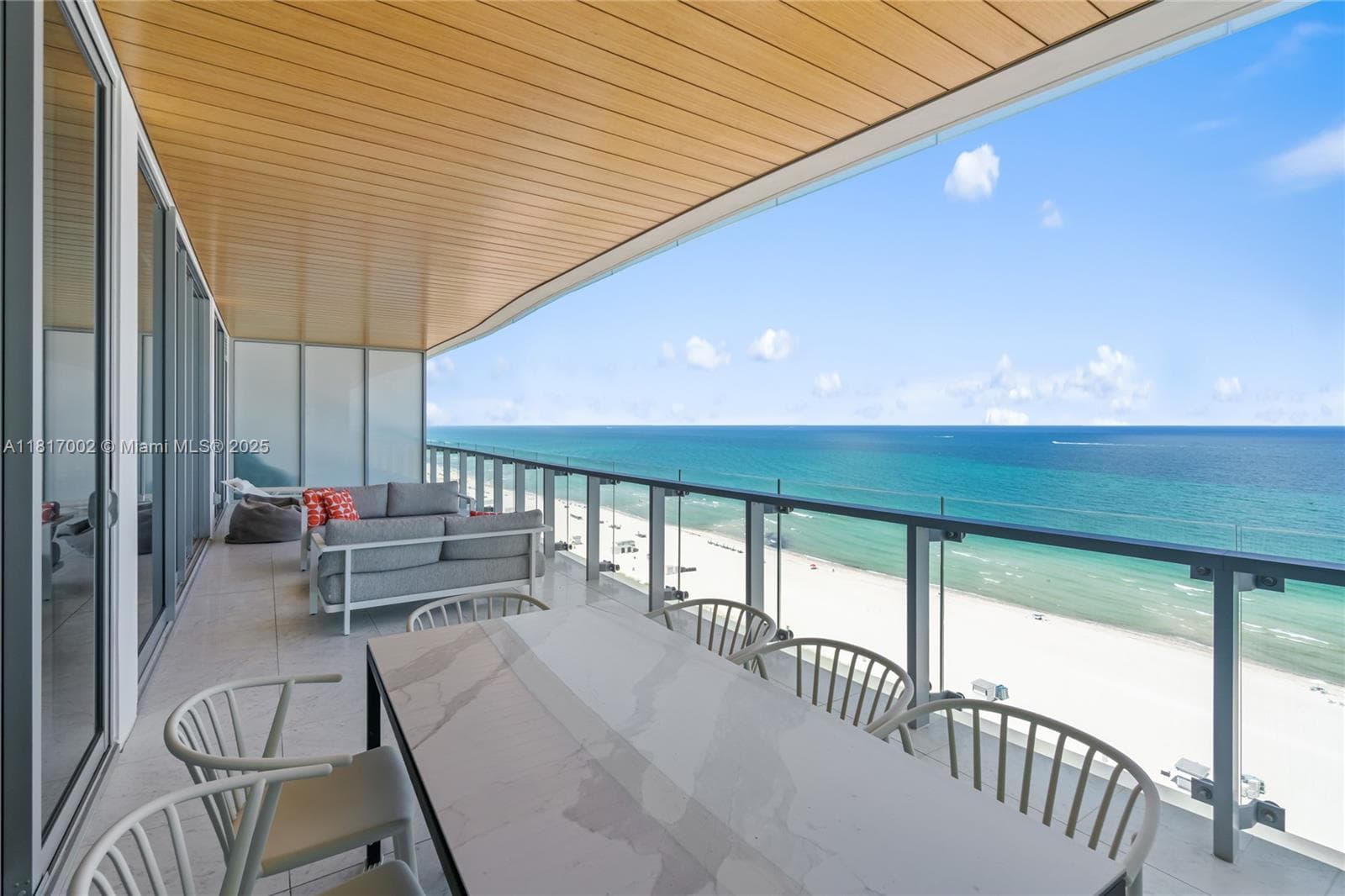 A11817002 — Miami Beach — 31