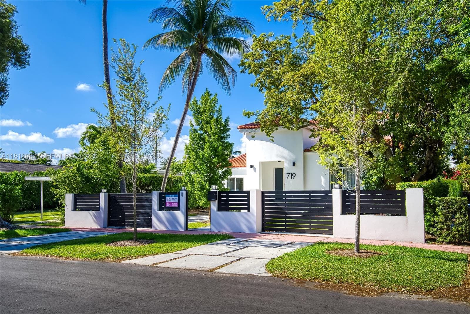 A11818087 — Miami Beach — 43