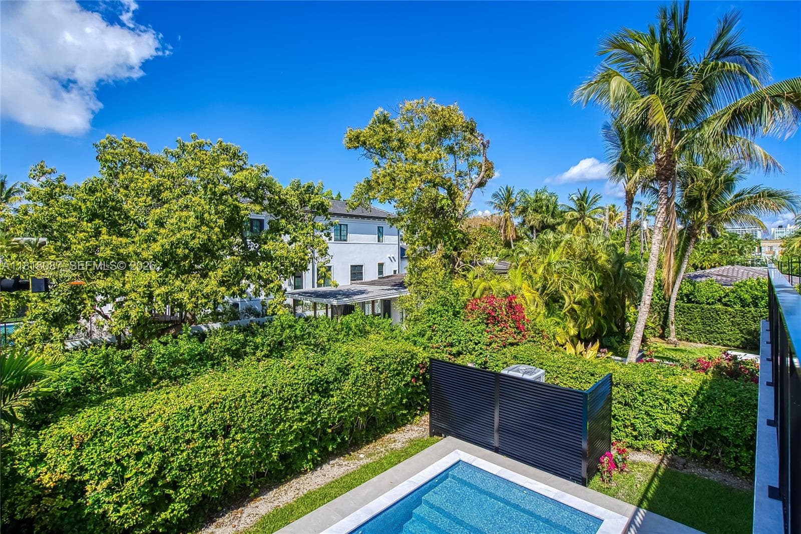 A11818087 — Miami Beach — 36