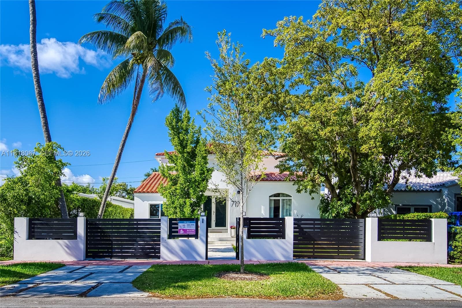 A11818087 — Miami Beach — 41