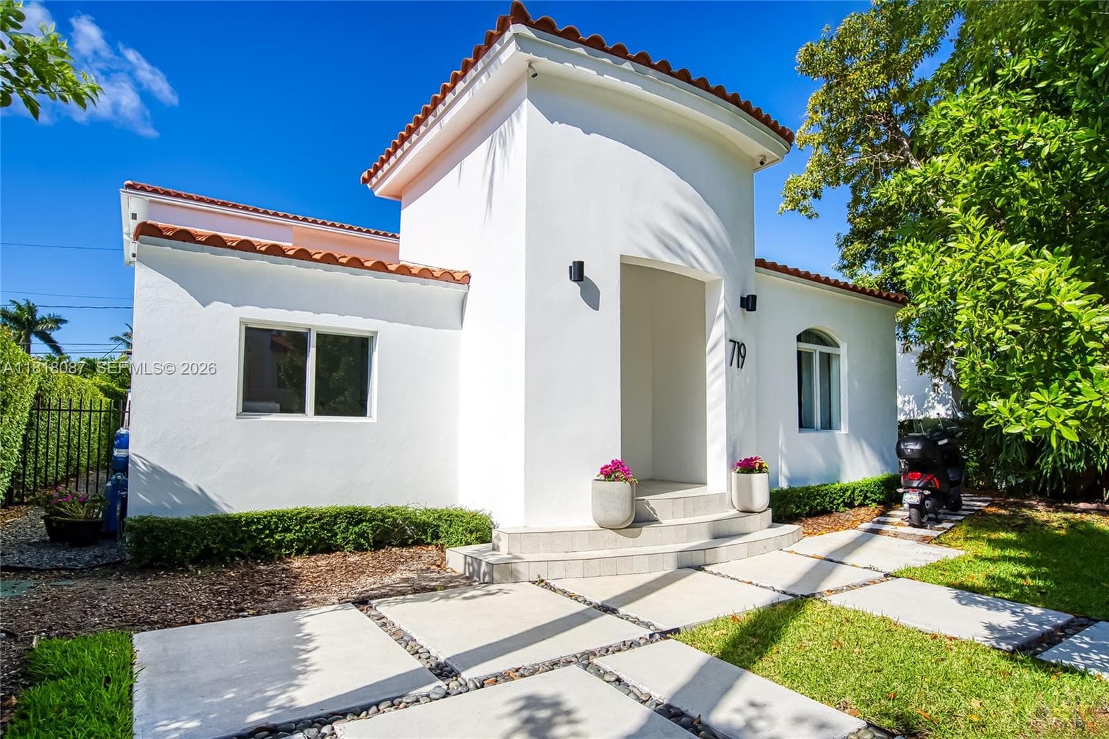 A11818087 — Miami Beach — 37