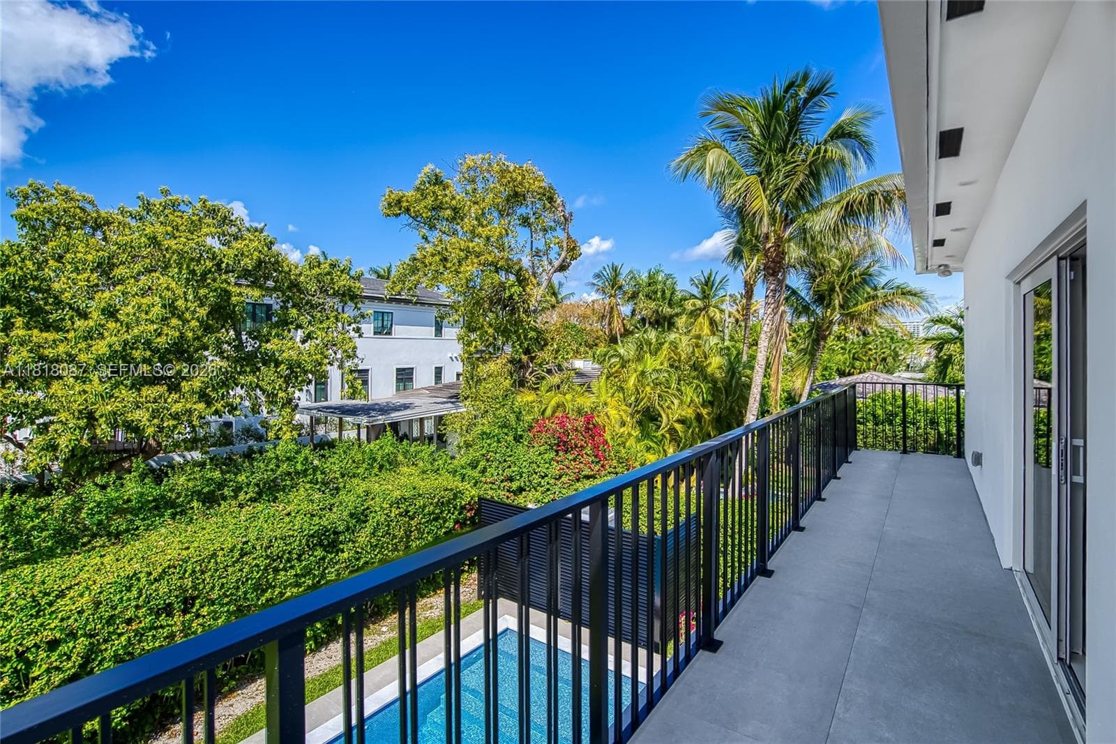A11818087 — Miami Beach — 44
