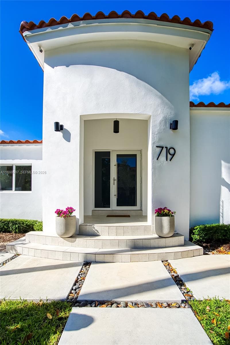A11818087 — Miami Beach — 40