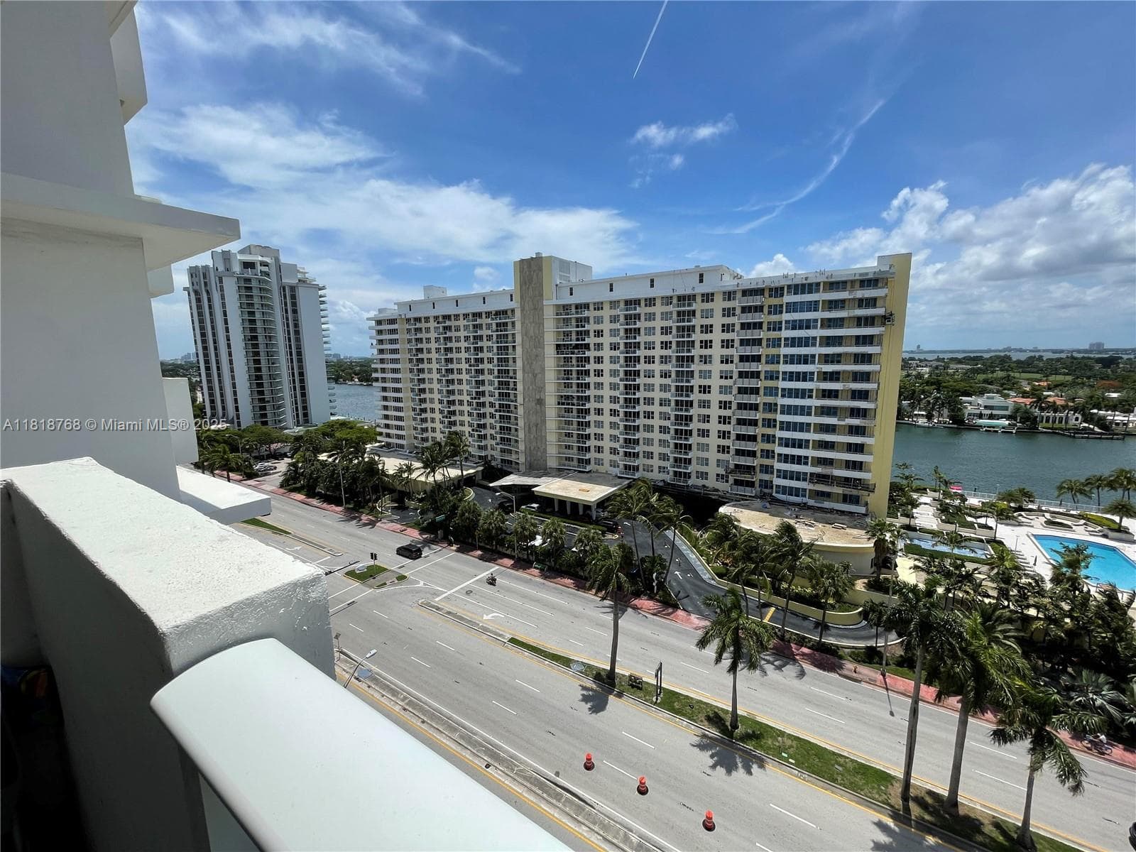 A11818768 — Miami Beach — 18