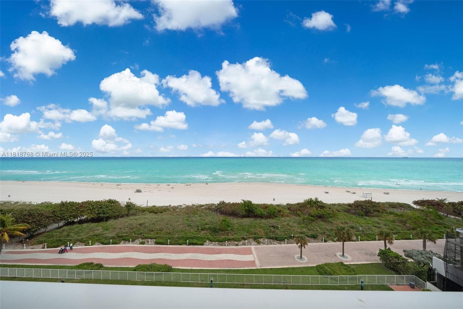 A11818768 — Miami Beach — 21
