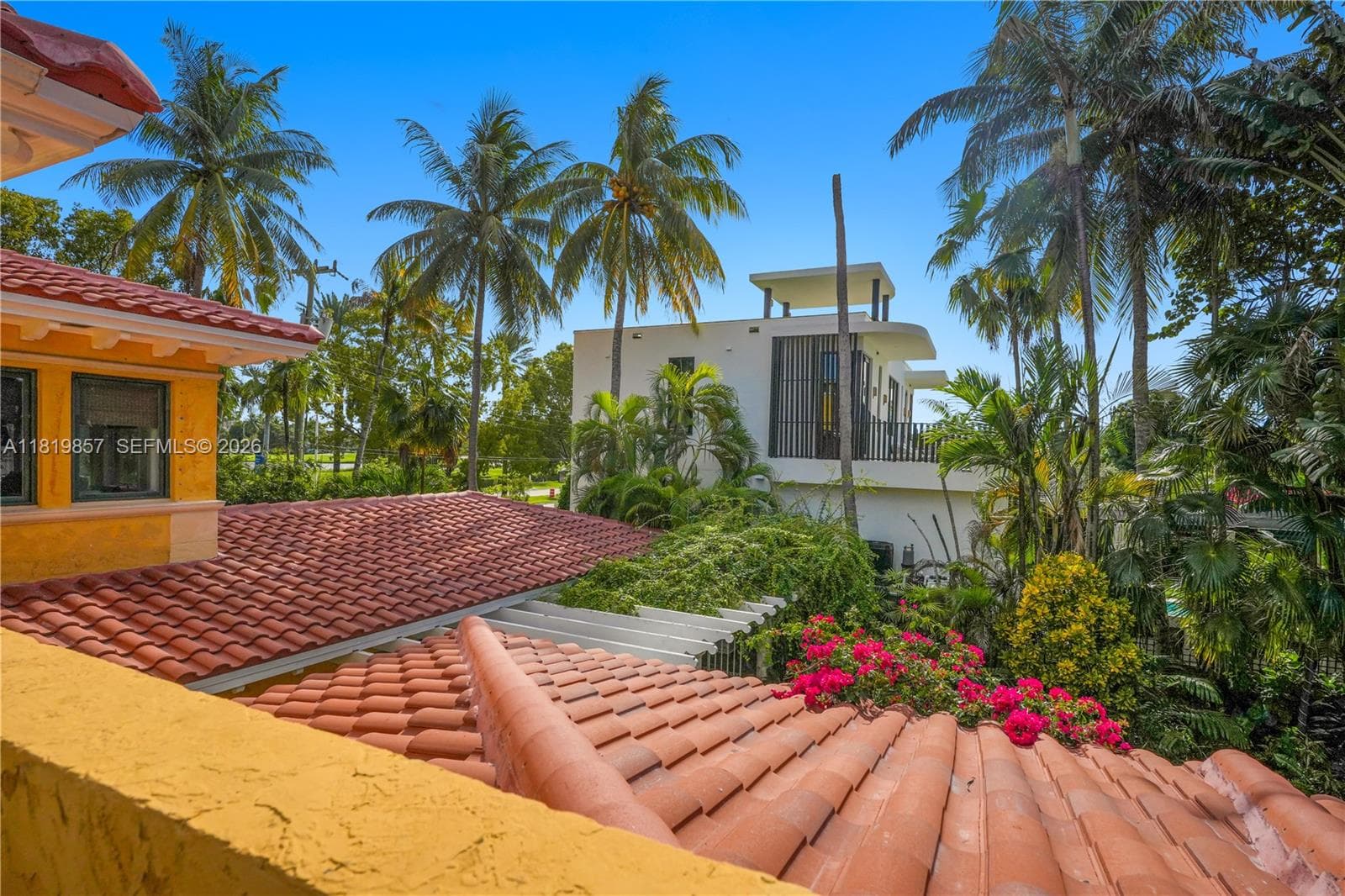 A11819857 — Miami Beach — 26