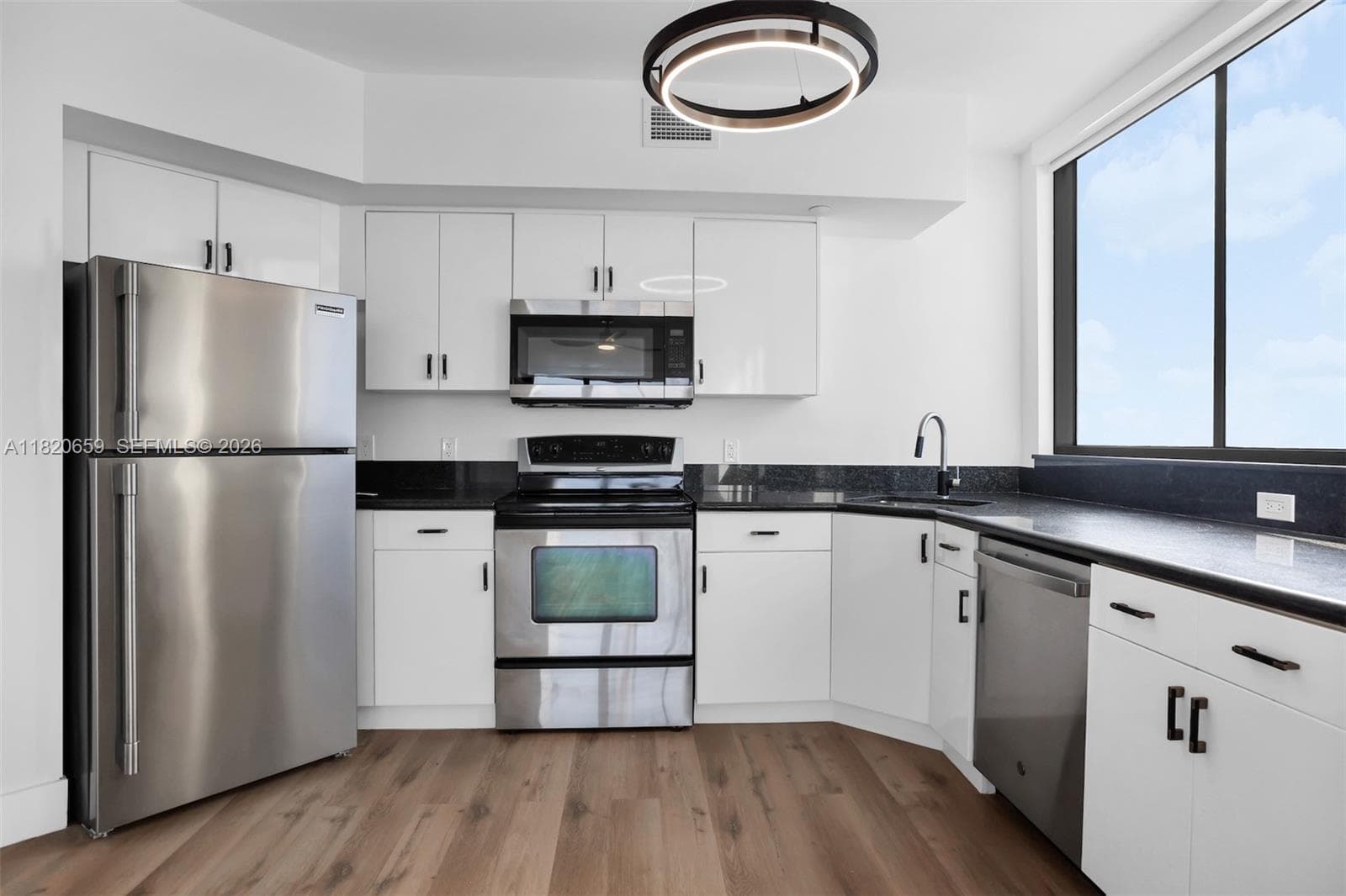 A11820659 — Miami Beach — 10