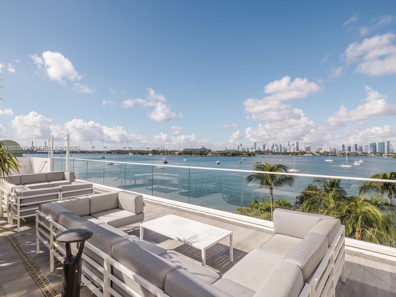 A11820659 — Miami Beach — 35