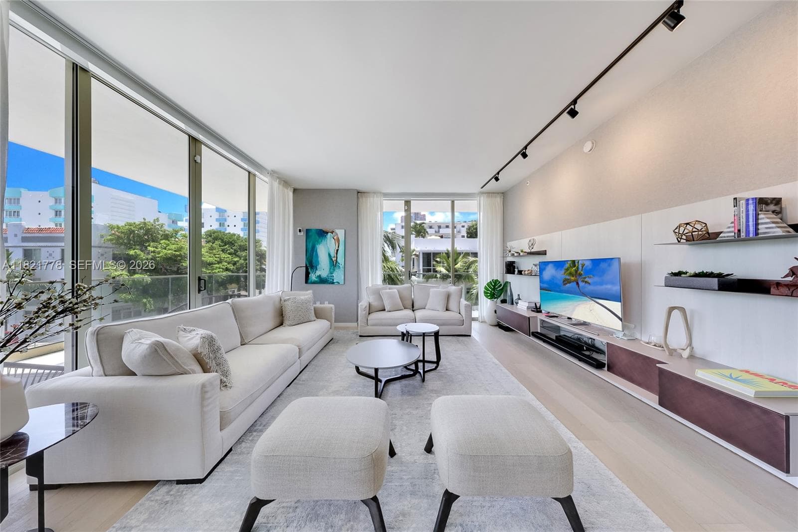 A11821778 — Miami Beach — 2