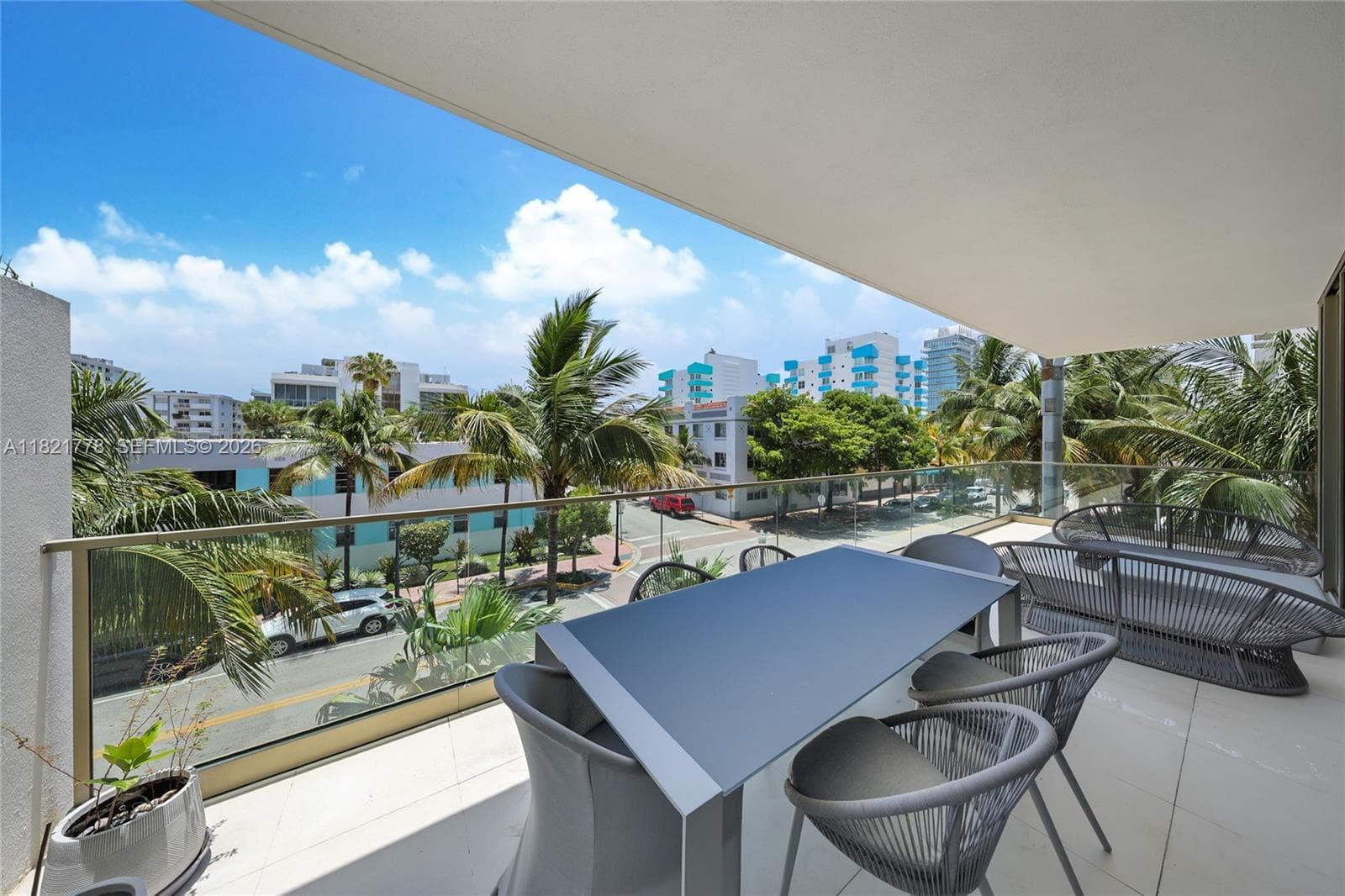 A11821778 — Miami Beach — 13