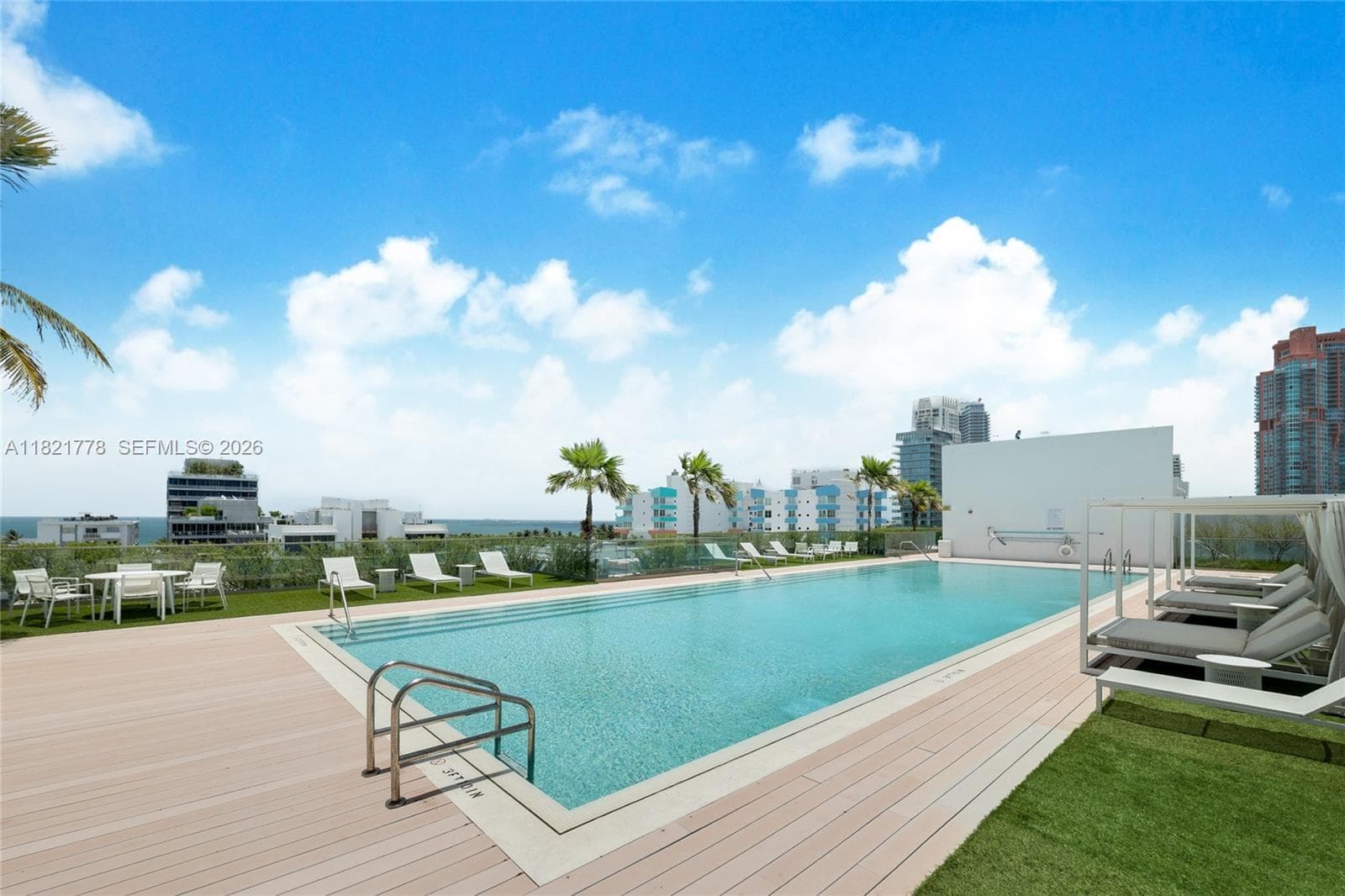 A11821778 — Miami Beach — 5