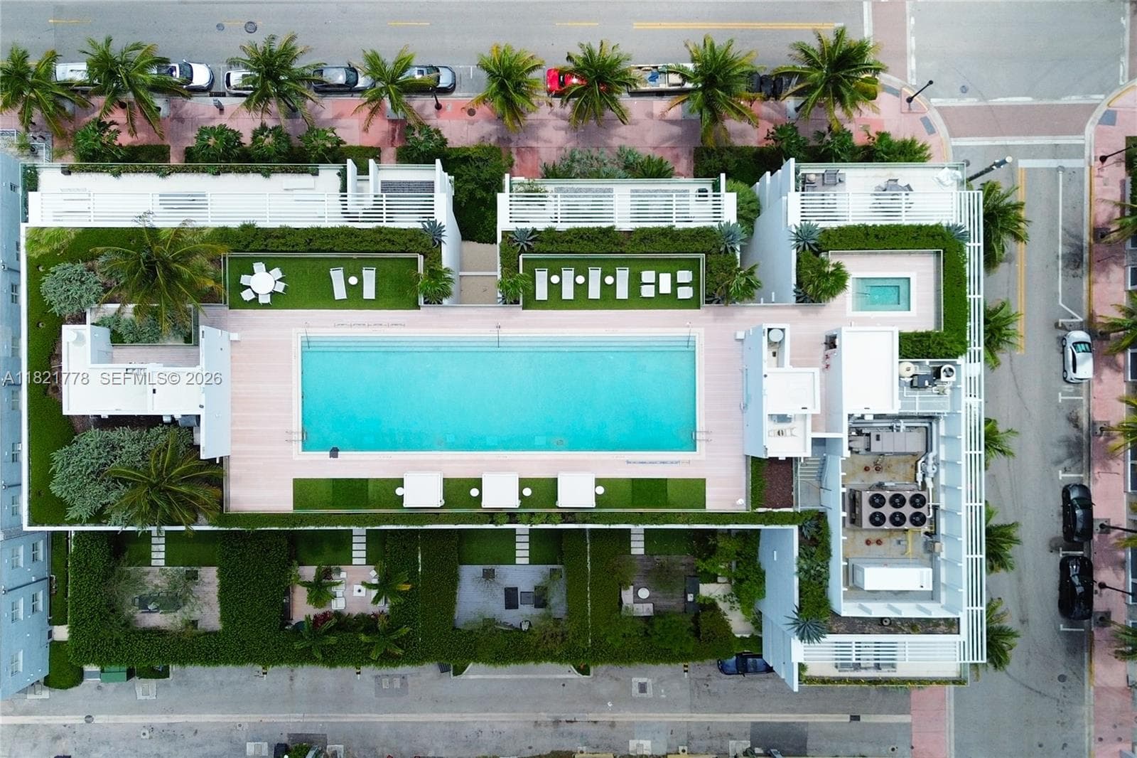 A11821778 — Miami Beach — 15