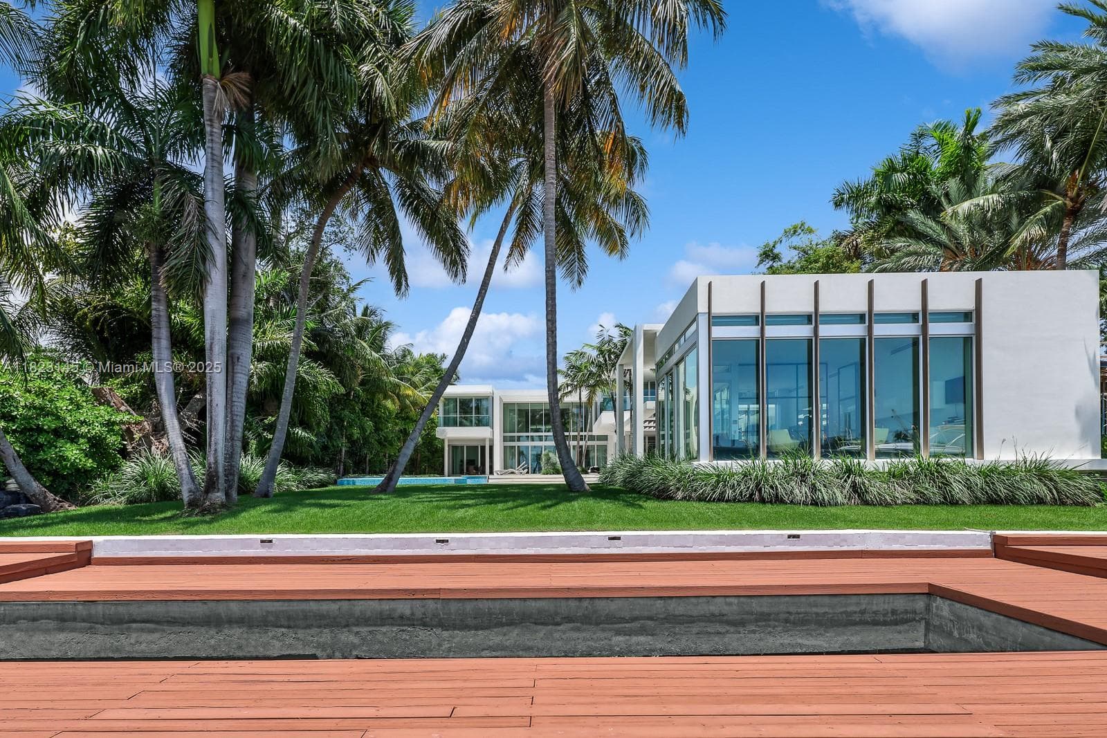 A11823145 — Miami Beach — 72