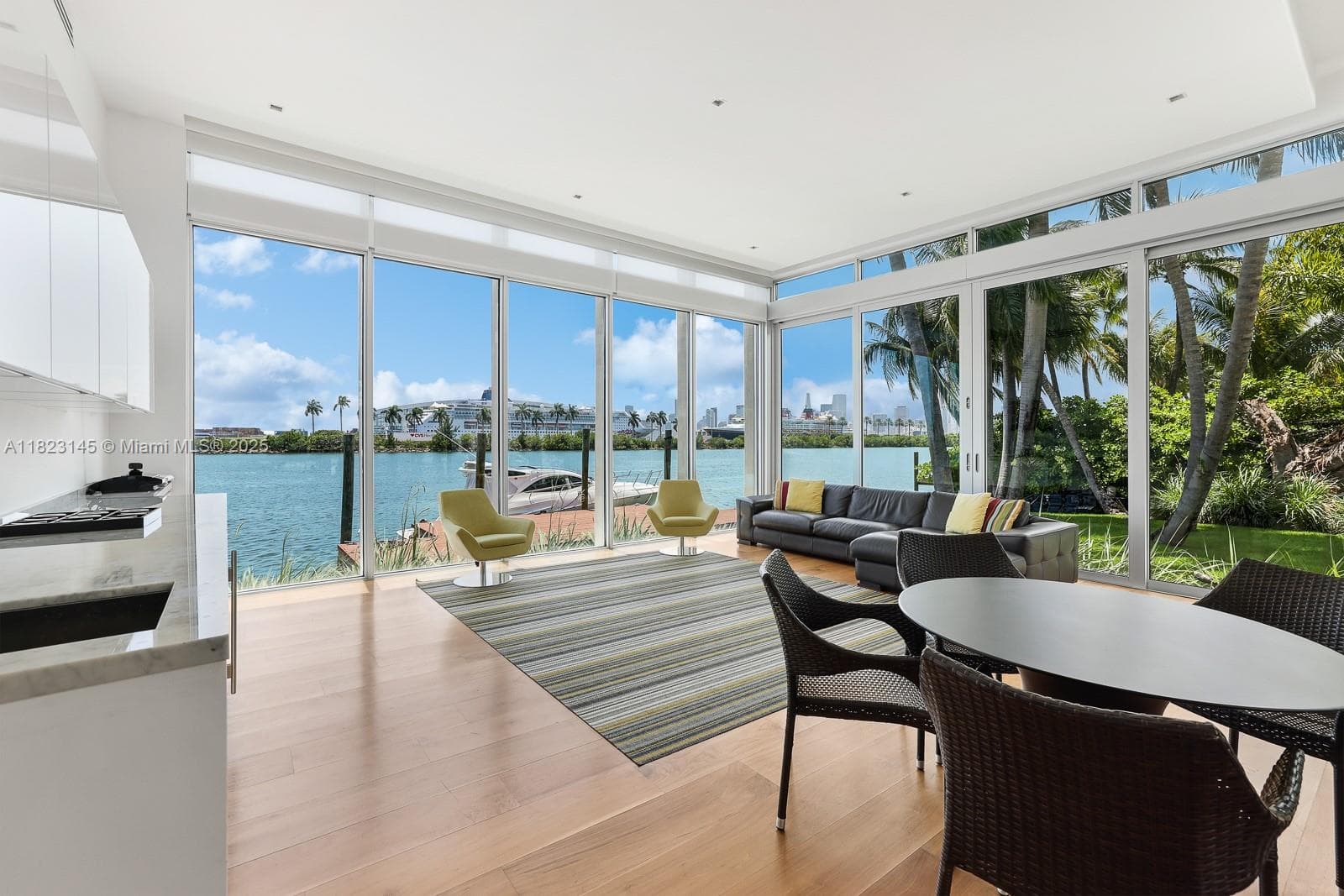 A11823145 — Miami Beach — 52