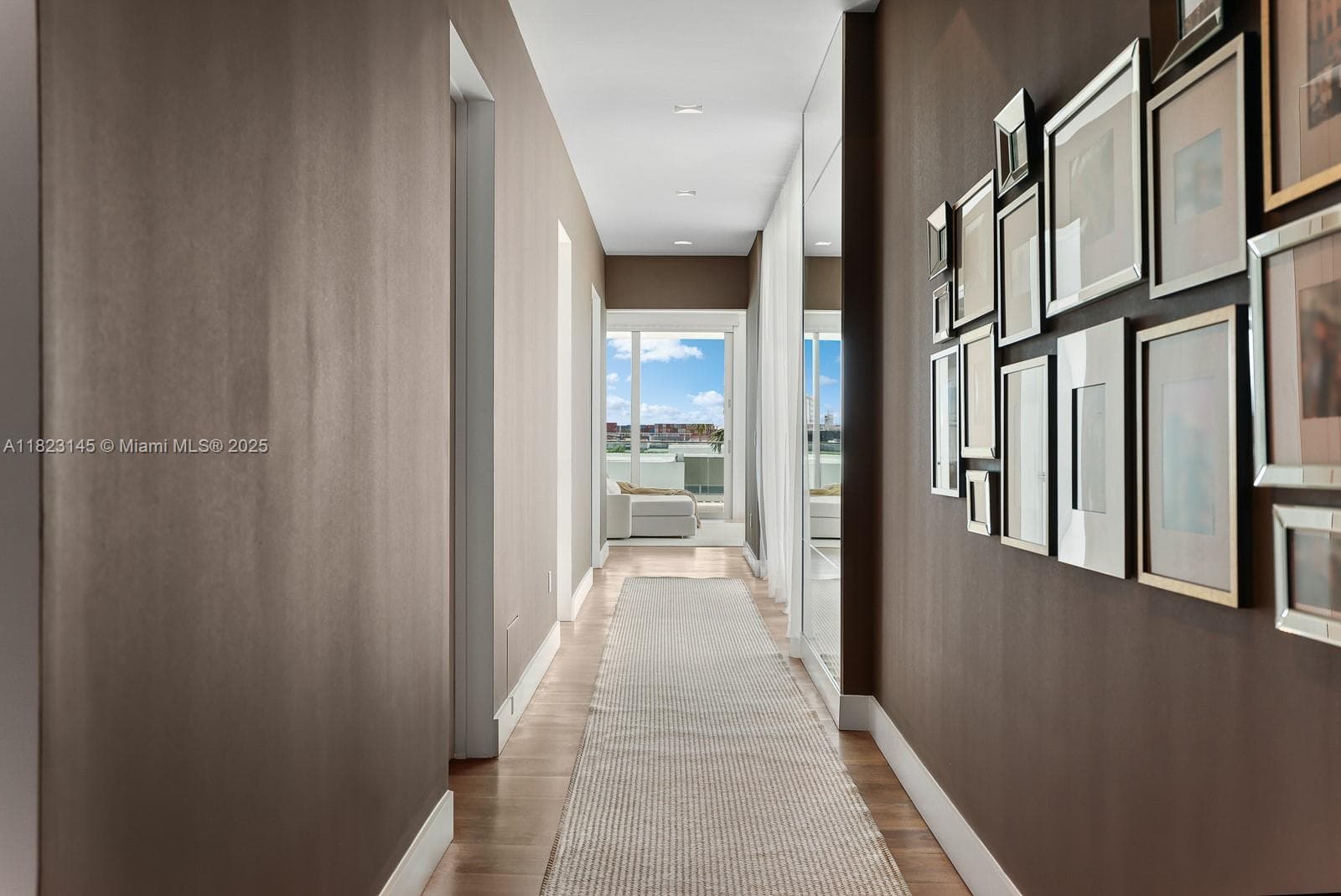A11823145 — Miami Beach — 46