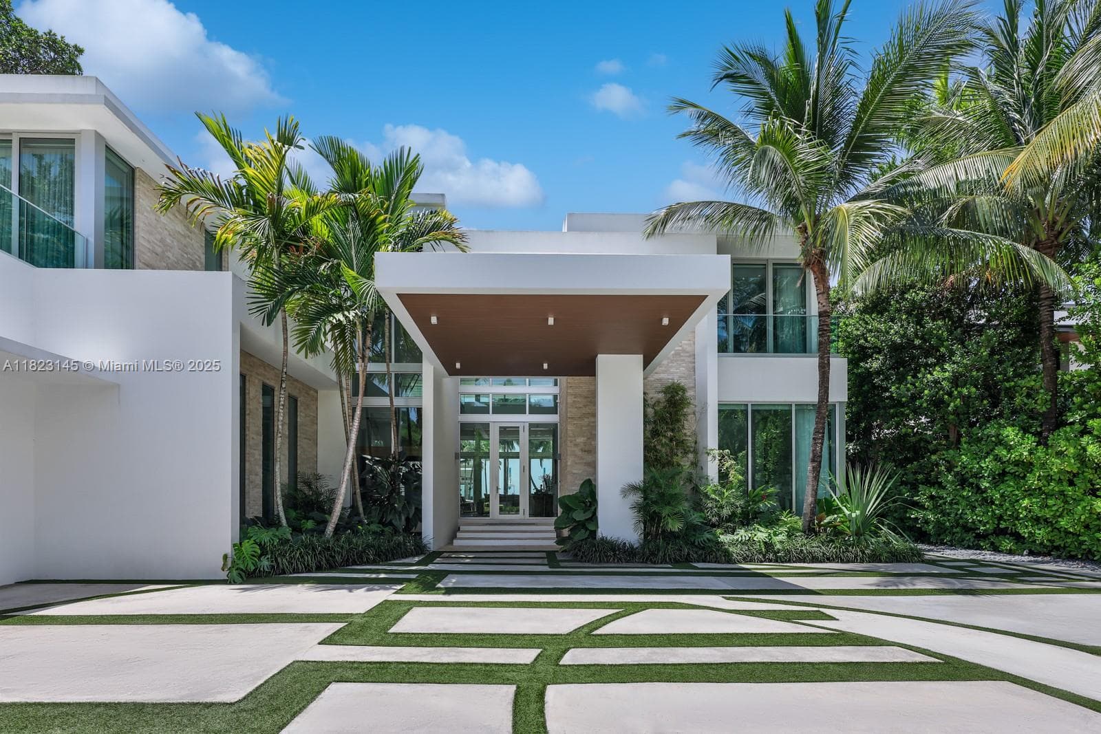 A11823145 — Miami Beach — 22
