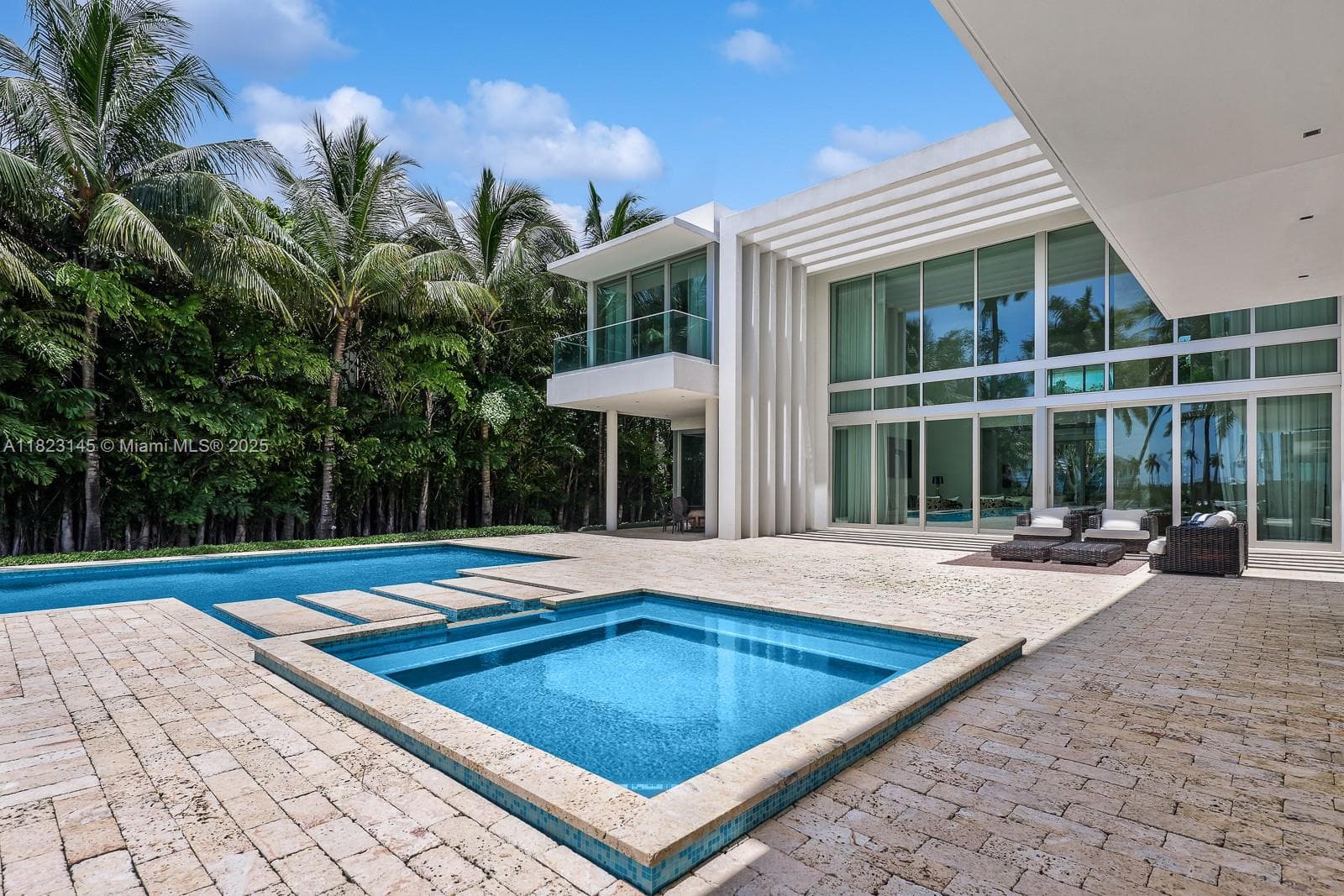 A11823145 — Miami Beach — 63