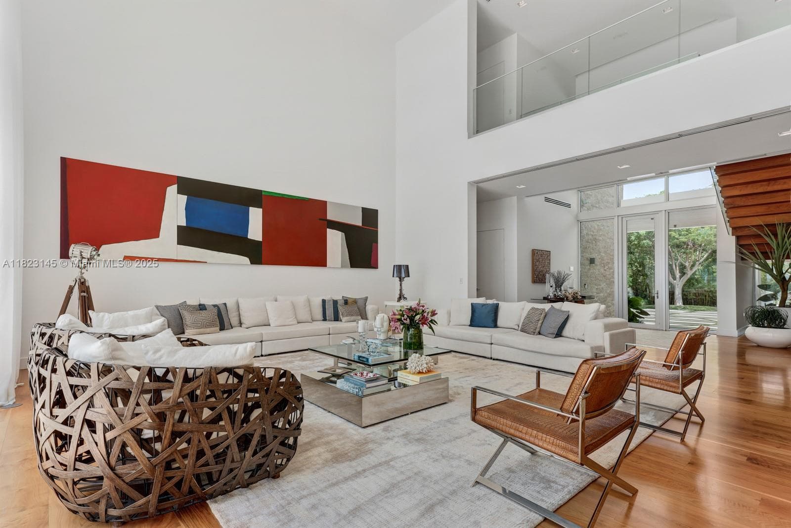 A11823145 — Miami Beach — 35