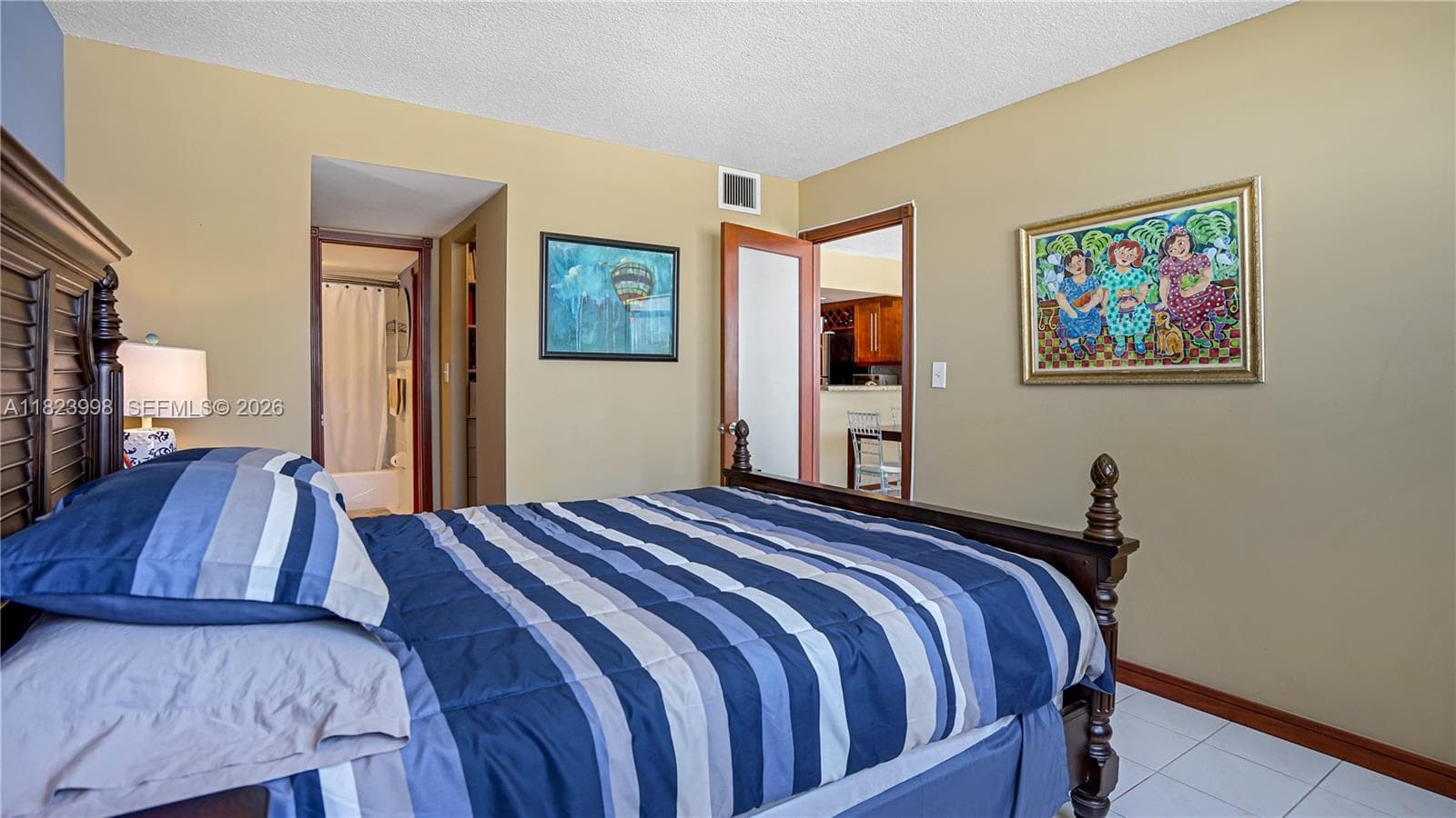 A11823998 — Miami Beach — 13