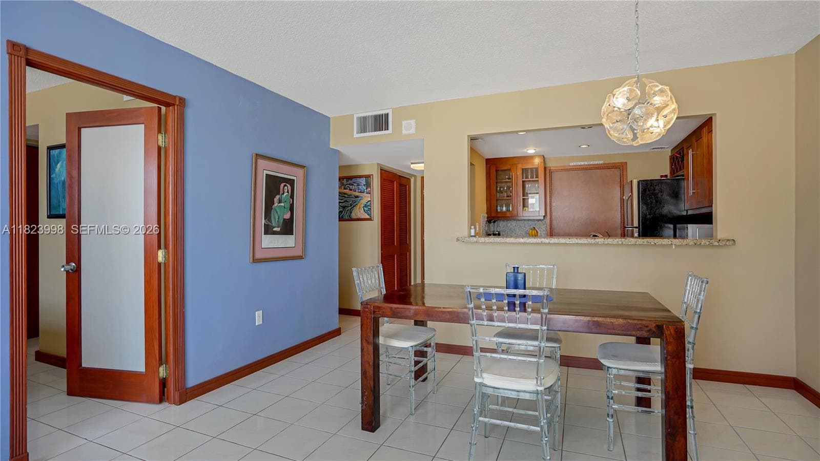 A11823998 — Miami Beach — 16