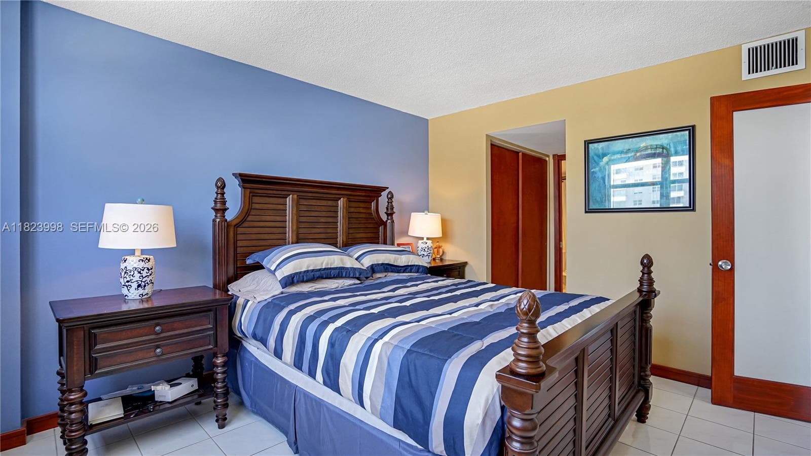 A11823998 — Miami Beach — 12