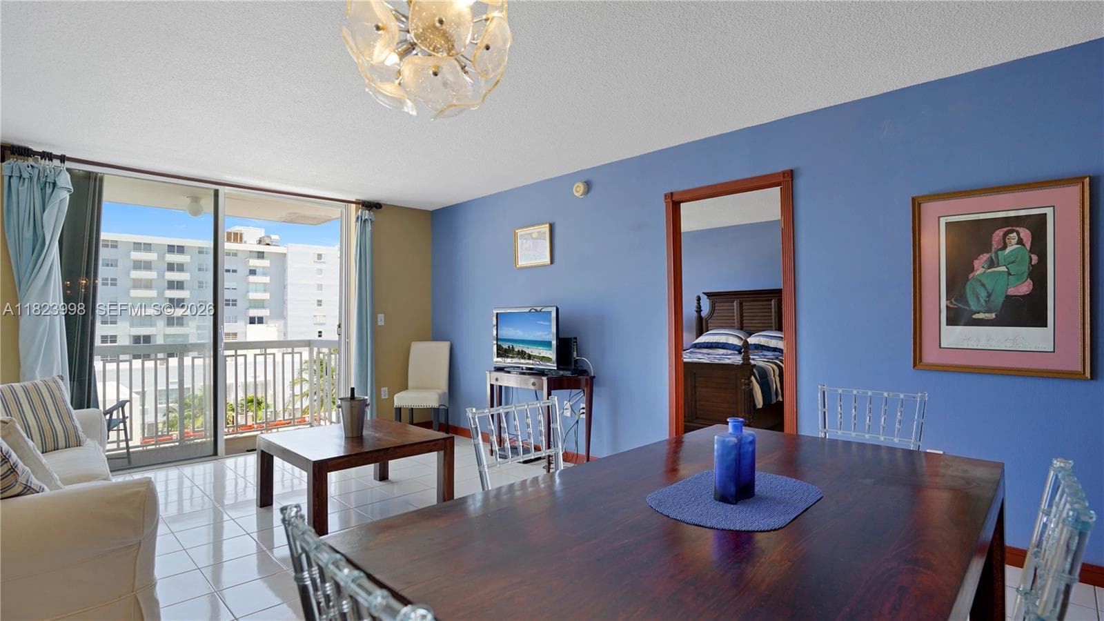 A11823998 — Miami Beach — 7