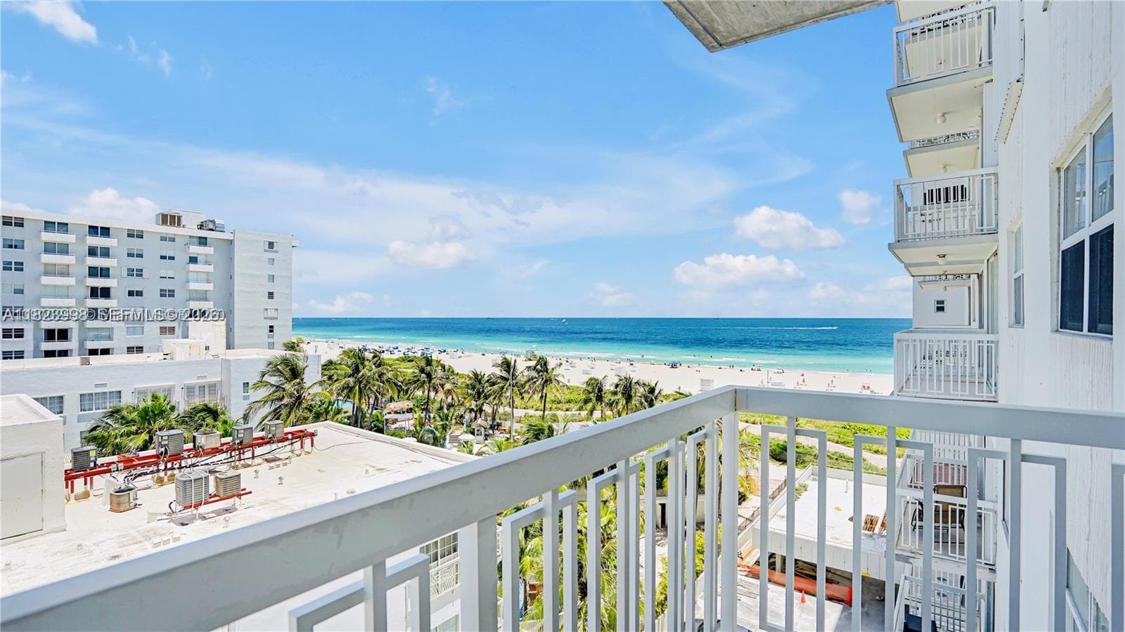 A11823998 — Miami Beach