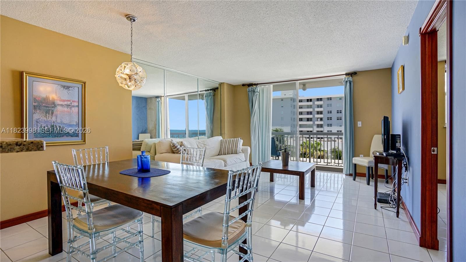 A11823998 — Miami Beach — 14
