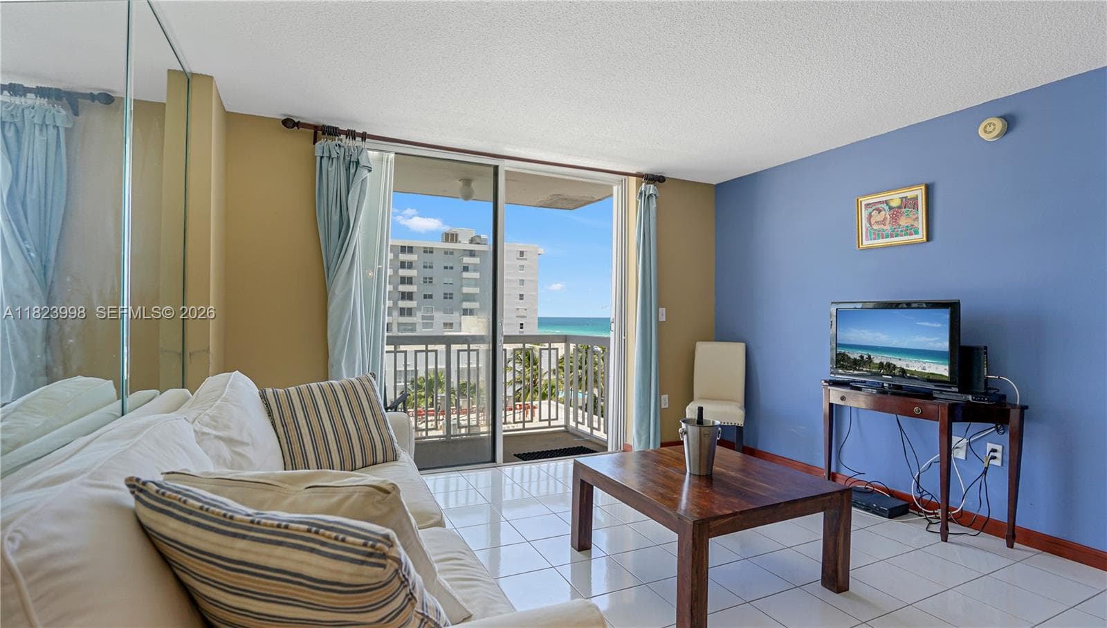 A11823998 — Miami Beach — 15