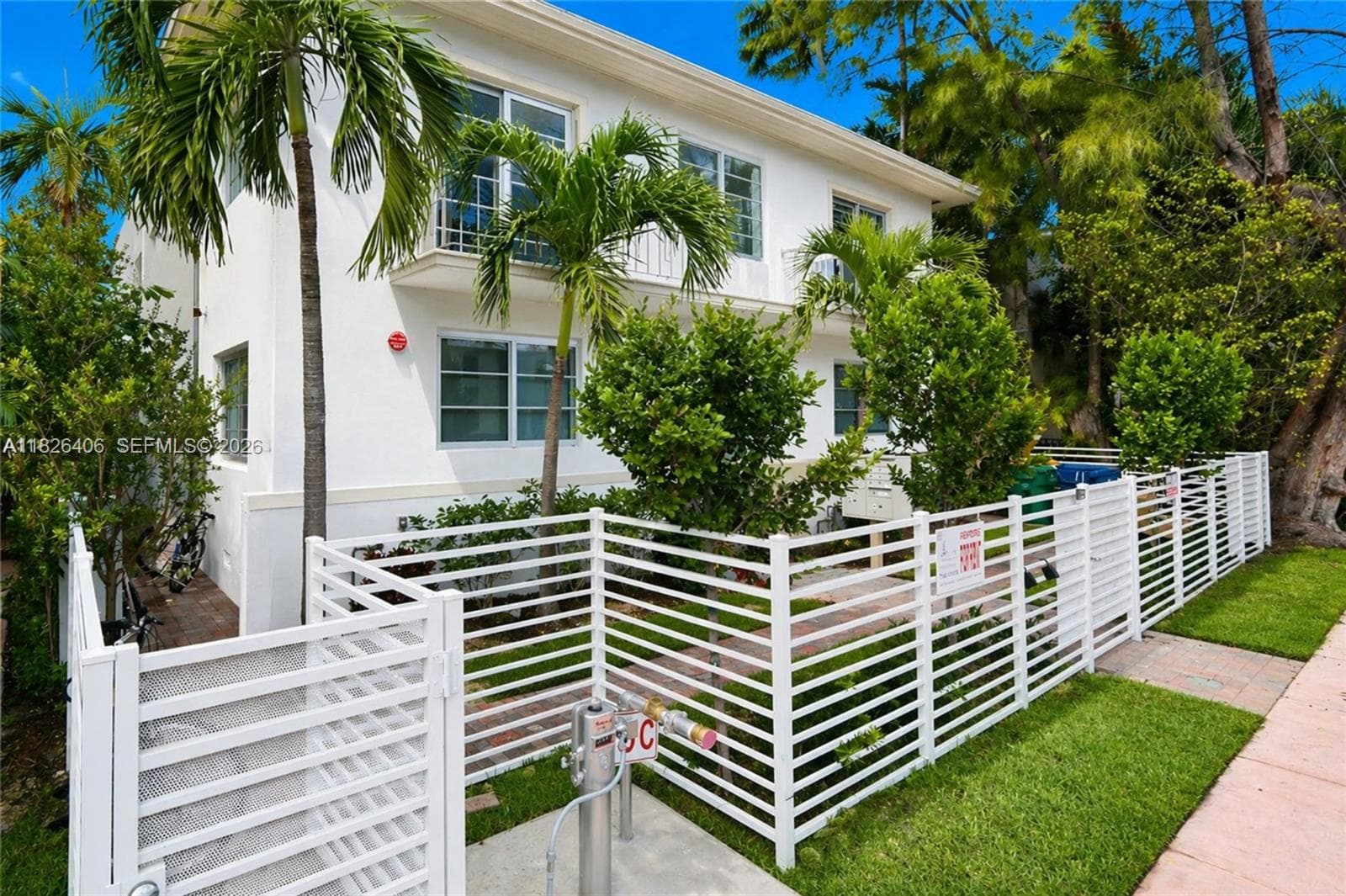 A11826406 — Miami Beach — 9