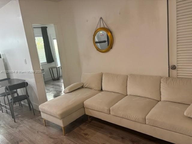A11826684 — Miami Beach — 11