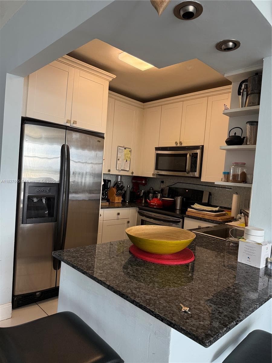 A11827055 — Miami Beach — 7