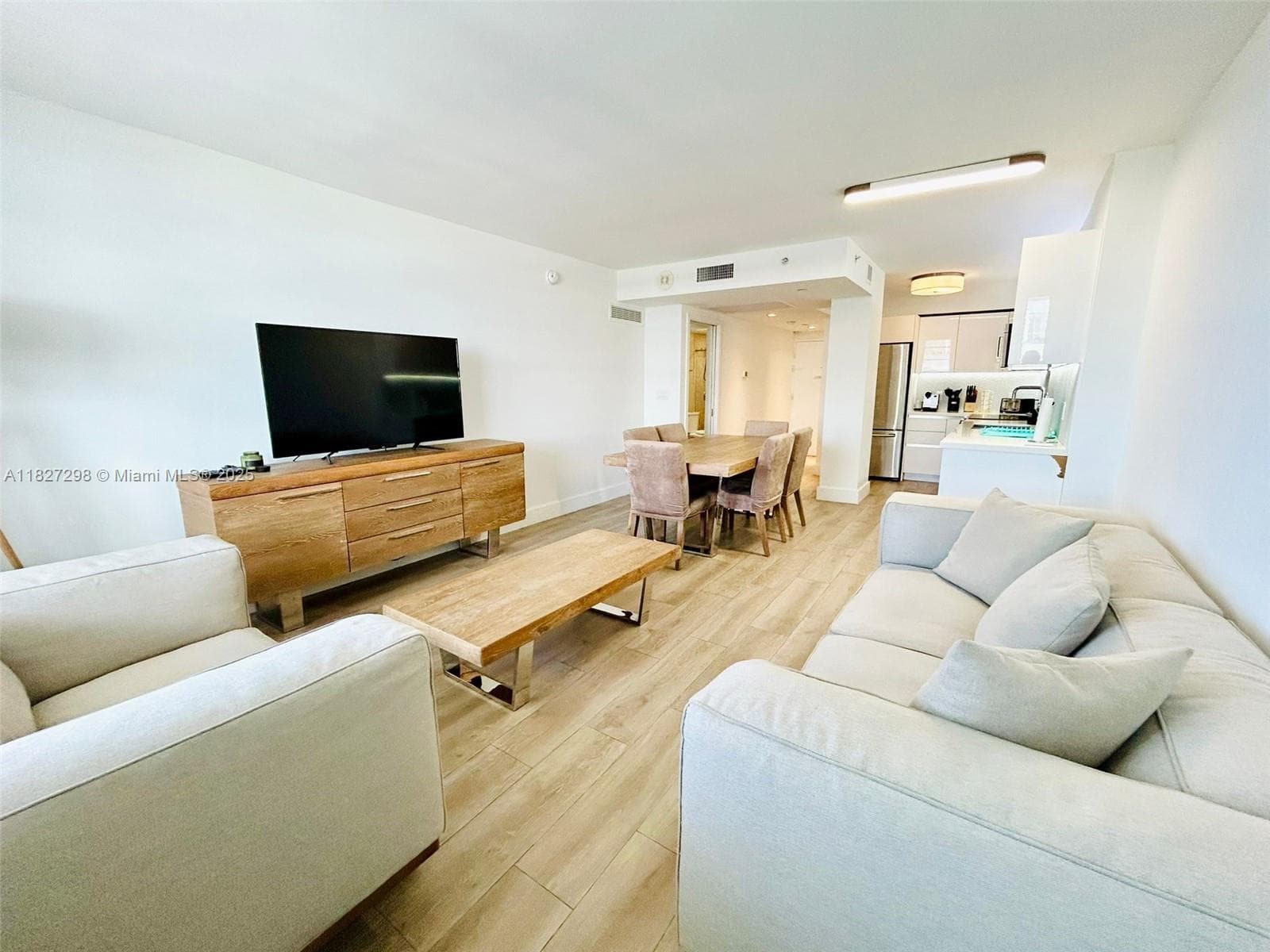 A11827298 — Miami Beach