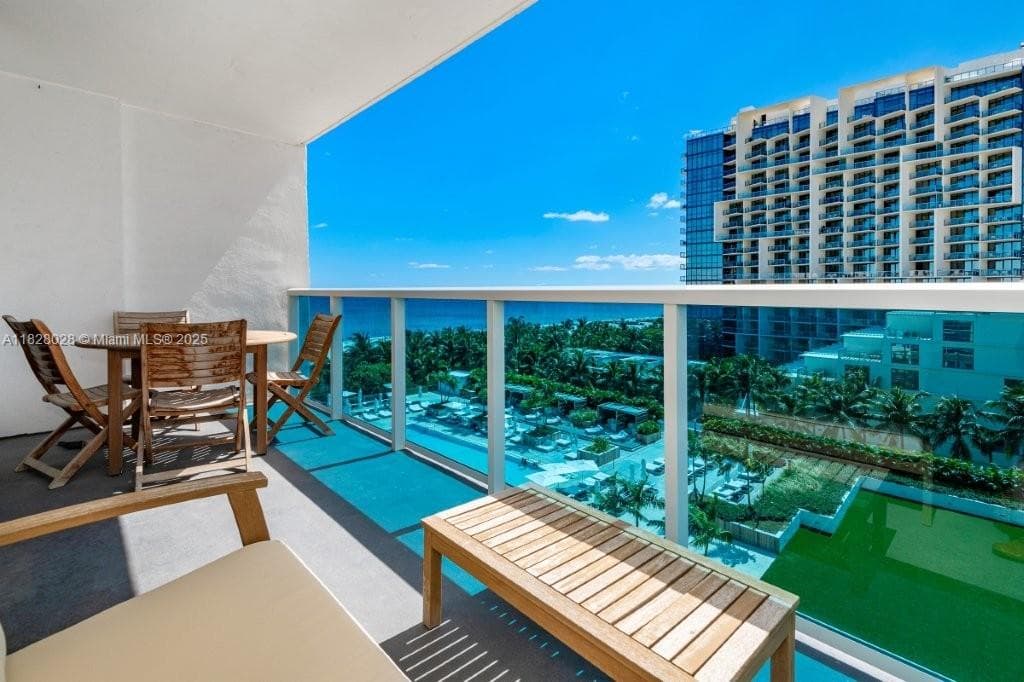 A11828028 — Miami Beach — 2