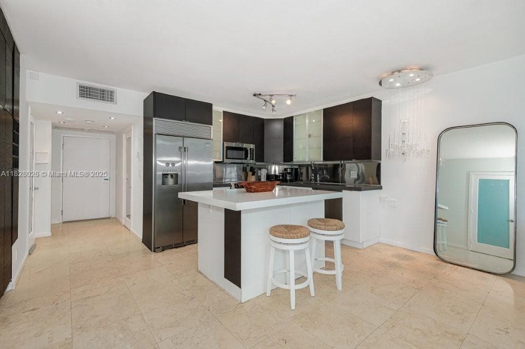 A11828028 — Miami Beach — 7
