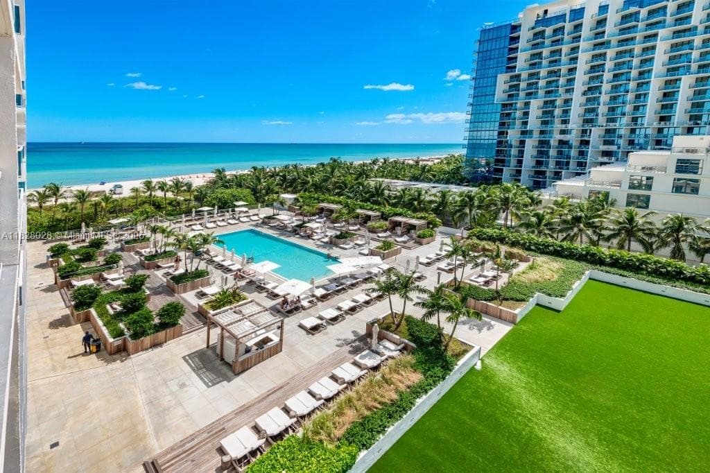 A11828028 — Miami Beach