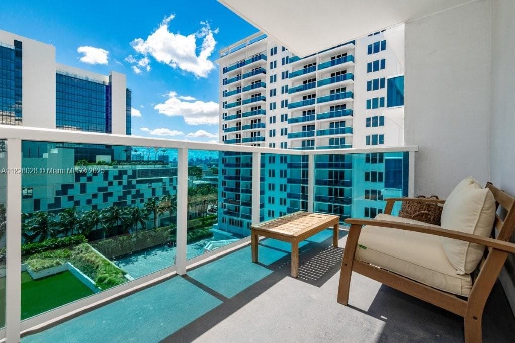 A11828028 — Miami Beach — 30