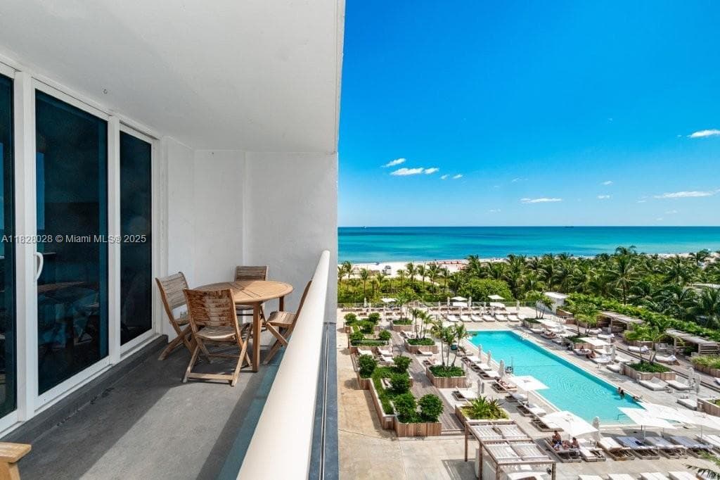 A11828028 — Miami Beach — 15