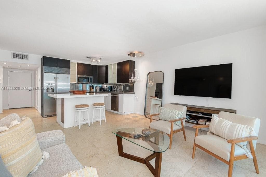 A11828028 — Miami Beach — 11