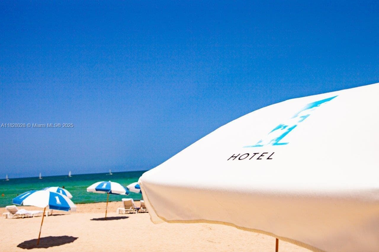 A11828028 — Miami Beach — 35