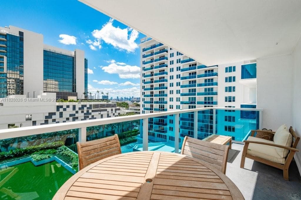 A11828028 — Miami Beach — 31
