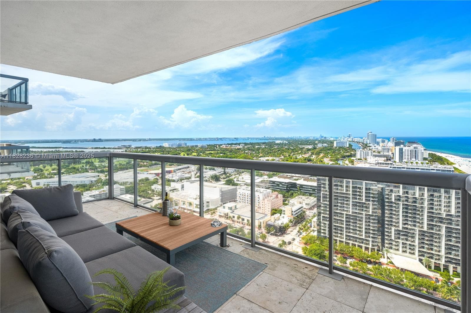 A11828236 — Miami Beach — 18