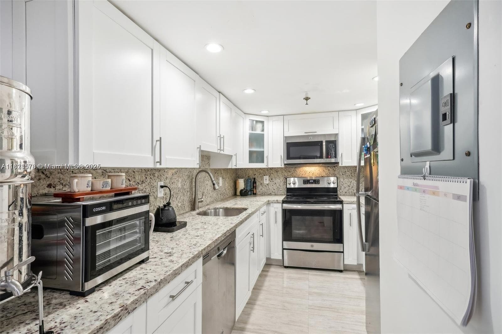 A11828578 — Miami Beach — 11