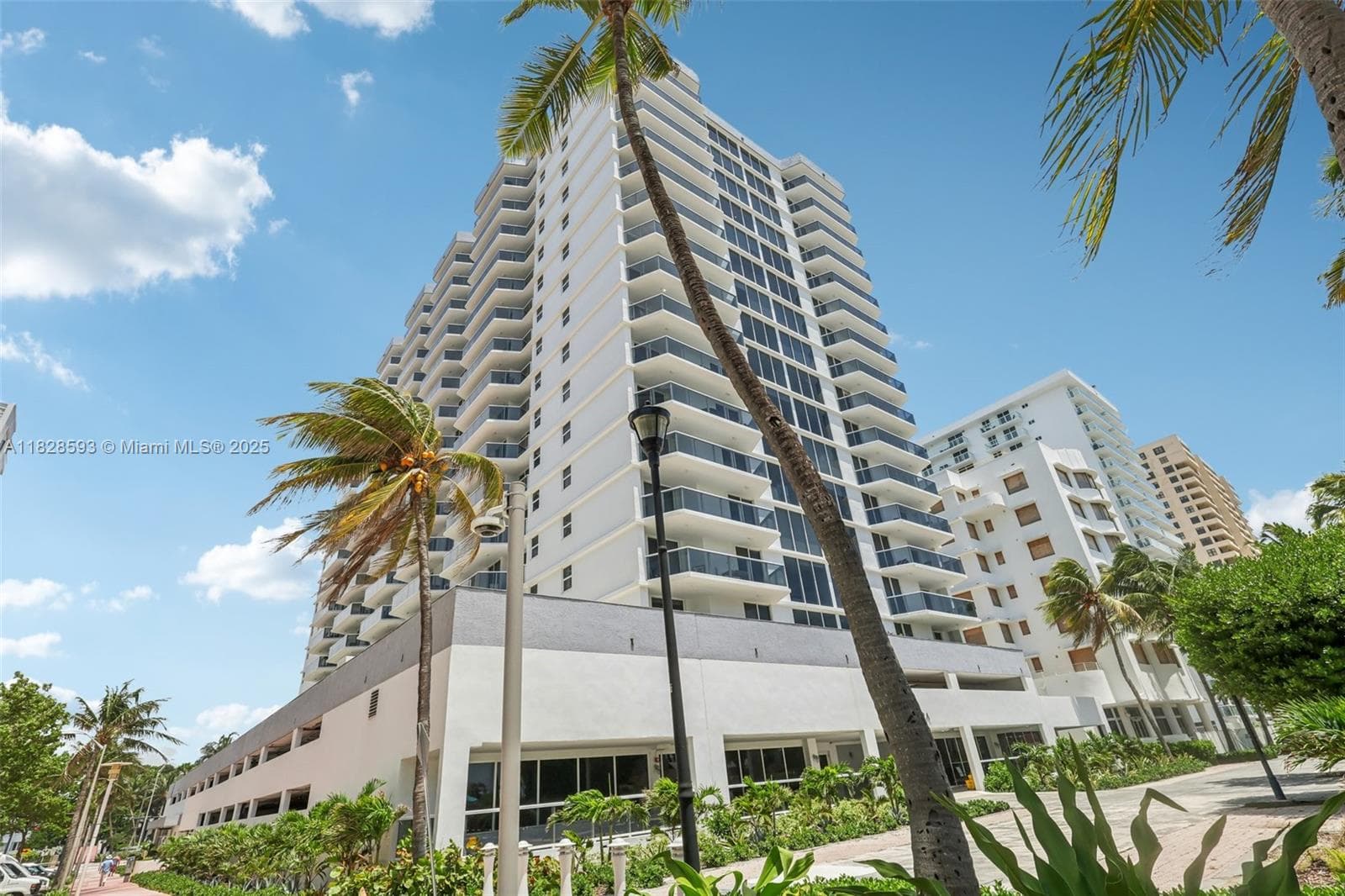 A11828593 — Miami Beach — 3