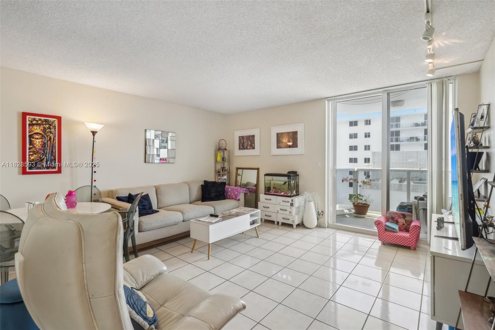 A11828593 — Miami Beach — 5